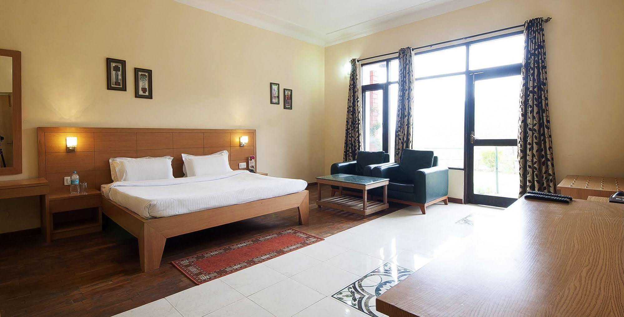 Natureraga Fernhill Resort צ'איל מראה חיצוני תמונה